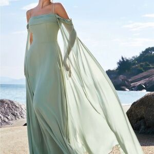 Light Green Chiffon Cold Shoulder Watteau Train Bridesmaid Dress | Leely | NWT
